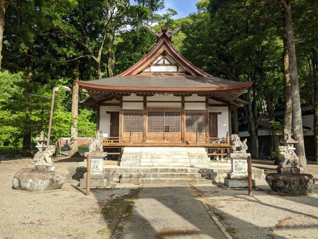 hachiman shrine.jpg